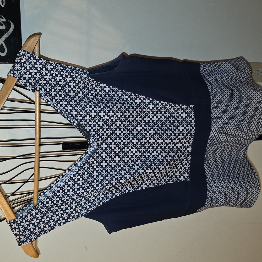 Ann Taylor Blue & White Geometric Blouse W Side Zipper Womens Size 8